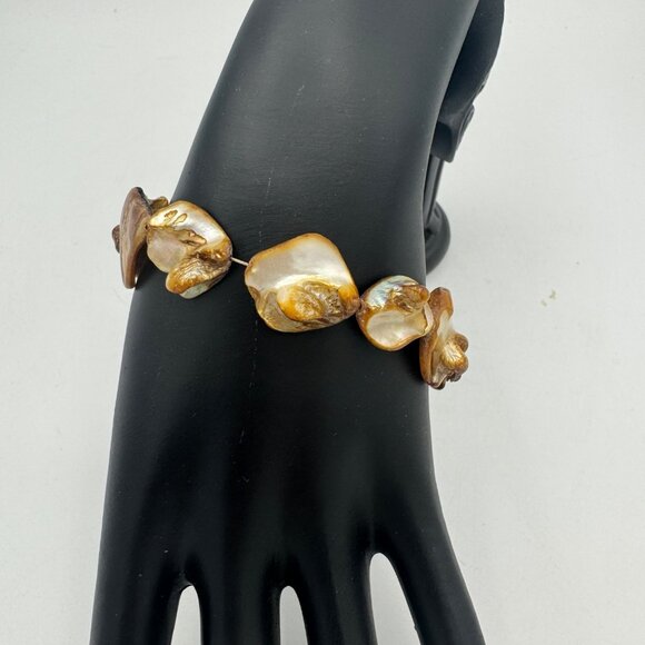 Natural Shell Bead Bracelet In Earth Tones 7.5 inches - Picture 2 of 4